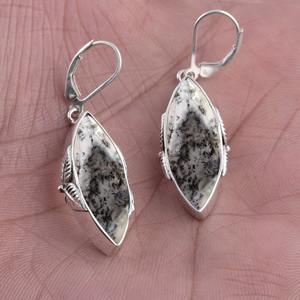 Simple Girl Dendrite Opal Gemstone Hecho a mano 925 Pendientes de plata esterlina sólida para mujeres Cuelga 925 Sello Joyería de plata - Product Image 2