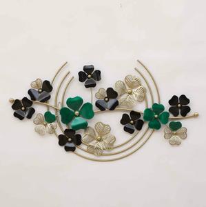 Art mural en métal au design moderne fait à la main nouveau motif de fleurs pour le bureau et la chambre à coucher ornements muraux décoratifs en vente - Product Image 1