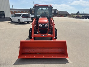 Tracteur agricole Kubota MX4900HSTC 50 CV avec cabine d'origine, moteur, boîte de vitesses, chauffage/climatisation, surveillance à distance, pompe/moteur, dégivreur arrière, feux de travail - Product Image 2