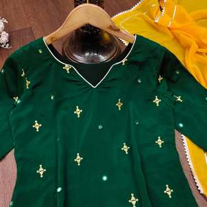 Nuevo hermoso traje de rayón pesado de 3 piezas - Product Image 5