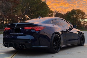 BMW M4 Competition xDrive AWD 2022, coupé à transmission intégrale, 503 ch, moteur turbo 6 cylindres, automatique, voiture de luxe pour couple - Product Image 5