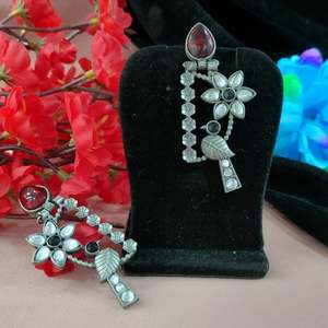 Boucles d'oreilles goutte oxydées de conception Unique de haute qualité bijoux ethniques indiens traditionnels pour les festivals de mariage vêtements décontractés - Product Image 2