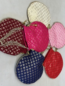 Nouveau sac de cadeau de mariage indien Patter Potli pour cadeau de retour cadeau d'invité et faveur de fête sac de faveur de mariage fait à la main - Product Image 2