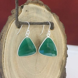 Boucles d'oreilles en argent sterling 925, vente en gros en ligne, boucles d'oreilles en argent sterling 925 avec pierres précieuses, design populaire, onyx vert taillé - Product Image 3
