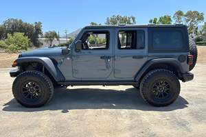 Wrangler Rubicon 4xe 2024, hybride rechargeable de 375 ch, groupe technologique et de confort, tout-terrain - Product Image 3