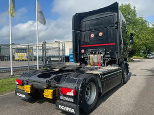 Tractor Diésel Usado 6x4 con Retarder Topline R580 de 2014, Norma de Emisiones Euro 3, Volante a la Izquierda, para Transporte Minero - Product Image 4