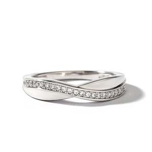 Anillo de Plata de Ley con Diamantes Jeulia, Diseño Cruzado y Elegante para Mujer - Product Image 1