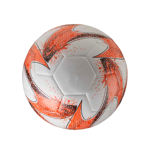 Ballons de football pakistanais avec logo personnalisé et design Ballons d'entraînement hybrides de football professionnel Fournisseur en gros Prix indicatif - Product Image 5