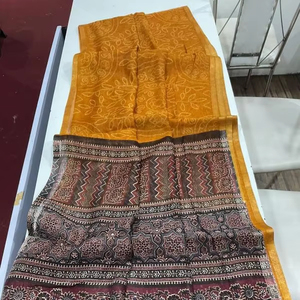 Sari en lin imprimé réversible AKSHARA AJRAKH Artriddh, vêtements indiens et pakistanais, vente en gros du marché de Surat - Product Image 1