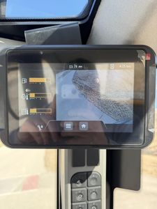 Cargadora Compacta JCB 270 2026, 74HP, 2723LB, Sistema Hidráulico Parker, 1 Año de Garantía, Aire Acondicionado de Alta Eficiencia, Asiento con Calefacción de 2 Velocidades, Sistema de Reversa - Product Image 3