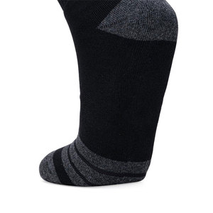 Chaussettes de cricket pour hommes, tissu extensible confortable à impression numérique, logo sur le bas, pour la saison de printemps - Product Image 3
