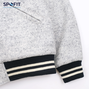 เสื้อแจ็คเก็ตวาร์ซิตี้แบบมีปกตั้งสำหรับผู้ชาย ผ้าขนสัตว์ 100% ระบายอากาศได้ดี เหมาะสำหรับฤดูหนาว  ออกแบบลายปักด้านหน้าตามสั่ง - Product Image 4