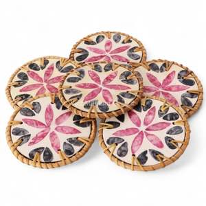 Sous-verre en nacre avec bord en rotin naturel, directement du fabricant, pour la vente en gros de vaisselle et de décoration intérieure - Product Image 1