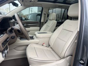 GM_C Yukon Denali V8 6.2L RWD d'occasion propre 2021 - Product Image 4