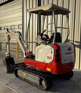 ENVÍO GRATUITO Miniexcavadora TAKEUCHI TB216 de 16 HP, con cabina abierta, motor diésel, cucharón de enganche rápido, certificación EPA y CE, sistema hidráulico auxiliar, 2 velocidades, PLC. - Product Image 3