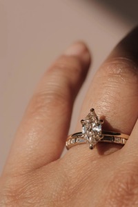 Bague de fiançailles exclusive en forme de marquise, diamant cultivé en laboratoire, mariage en or 10 carats, bijoux, fournisseur en gros, exportation directe OEM ODM - Product Image 3