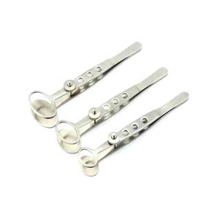 Pinzas para Chalazión HASIBI NAQIBI SURGICAL CORPORATION, Instrumentos Quirúrgicos Oftálmicos de Acero Inoxidable, Certificación CE Clase II - Product Image 1