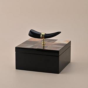 Boîte à bijoux artisanale en corne de buffle Design complexe en bois et laiton naturel avec incrustation complexe pour les cadeaux religieux de l'Islam - Product Image 4