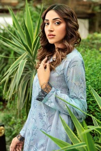 2025 été haute qualité femmes Salwar Kameez personnalisé couleur taille Style meilleure qualité robe de pelouse pour la vente en gros indien - Product Image 6