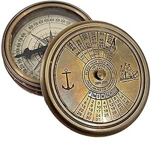 Boussole de poche en laiton antique la plus vendue pour le camping, le canotage, le trekking et la survie en milieu sauvage-Nautical Enterprises - Product Image 1
