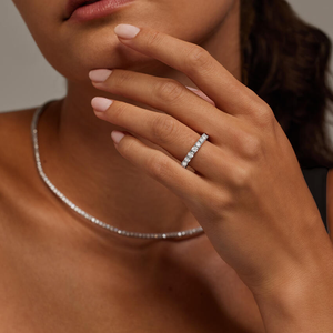 Bague de déclaration de luxe à large bande en argent sterling 925 pour femme Exquise Marquise Moissanite Floral Leaf Design pour la fête de mariage - Product Image 1