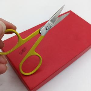 Tijeras de Cejas de Acero Inoxidable con Punta Plateada, Hoja Recta Pequeña, Recubrimiento en Polvo Amarillo de Alta Calidad, Logotipo Personalizado, Instrumento de Belleza - Product Image 1