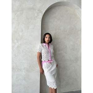 Jupe longue décontractée en denim avec détails en dentelle - Product Image 4