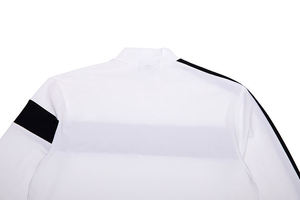เสื้อกอล์ฟผู้ชายปี 2025 แบบมีโลโก้สั่งทำ ด้านหน้า ดีไซน์เรียบง่าย ระบายอากาศได้ดี ไม่เป็นขุย แห้งเร็ว สวมใส่สบาย - Product Image 5