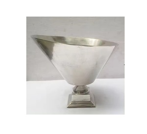 Vajilla para el hogar hecha a mano de color plateado de aspecto elegante, florero para decoración de bodas y fiestas a granel a precio de exportación - Product Image 1