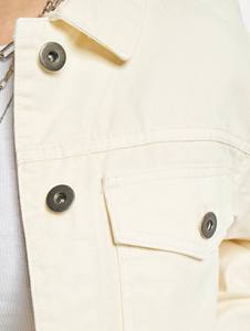 Alta demanda personalizada última arena blanca de las mujeres OEM Casual chaqueta de mezclilla Botón de sujeción diseñado para las mujeres para todas las estaciones comodidad - Product Image 5