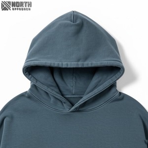 Pull à capuche surdimensionné personnalisé gris élégant pour hommes Sweat-shirt lourd pour l'hiver Caractéristique d'impression anti-rétrécissement Porter tous les jours - Product Image 5