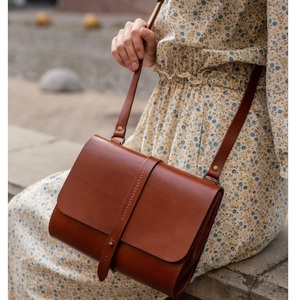 High Quality Women's <b>Unique</b> Artistic Design Crossbody Leather Shoulder Bag Wholesale Sustainable Fashion Style Trending - Product Image 1