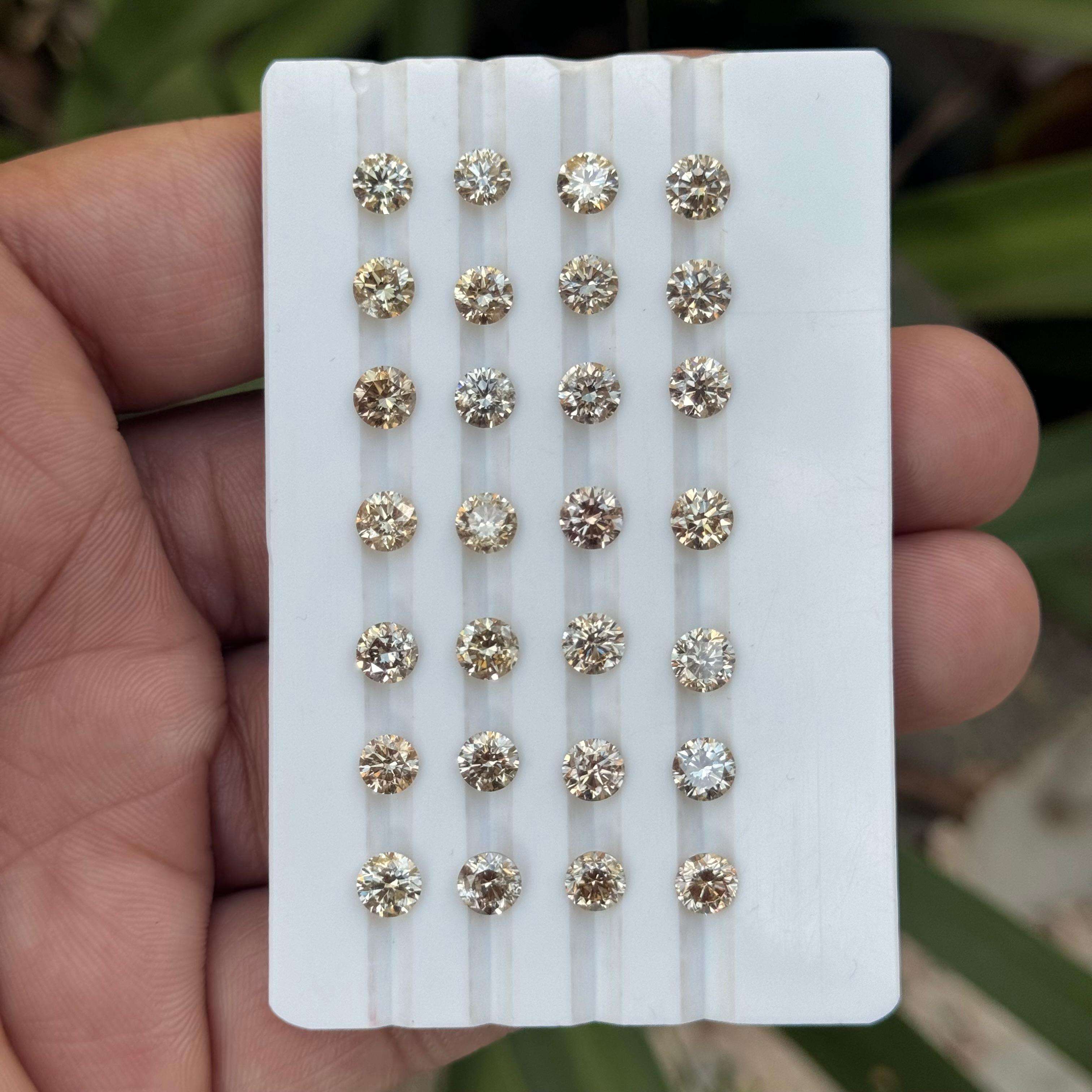 สีน้ำตาล