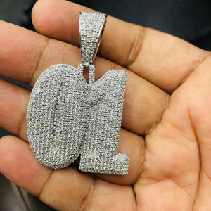 Pendentif Croix Personnalisé en Argent 925 Style Hip Hop, Design Tendance Streetwear Sertie de Diamants Moissanite, Breloques Personnalisées - Product Image 1