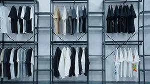 เสื้อยืดคอกลมแขนสั้นสำหรับผู้ชายเสื้อยืดผ้าฝ้ายพิมพ์ลายนูนโลโก้ - Product Image 6