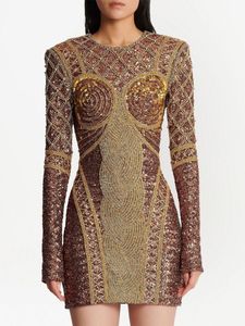 Elégante robe courte coupe cintrée pour femmes avec manches longues perlées paillettes brodées décorations de perles pour tenue de club - Product Image 3