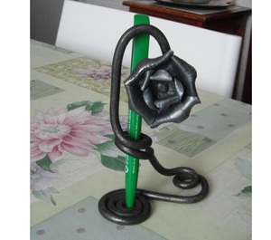 Designer Iron Metal Round <b>Pen</b> Pencil Holder Contemporary Finish Lightweight Desk Vase for Home Study Room Office Tabletop Decor - Product Image 3