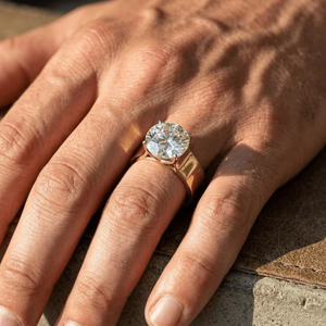 Bague solitaire large plaquée or 18 carats de luxe pour femme, sertie de zircon cubique taille ronde, bijoux de fiançailles et de mariage - Product Image 4