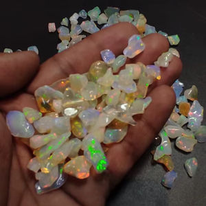 Opale éthiopienne naturelle 2-4 carats spécimen brut en vrac pierres précieuses 2-4 carats taille - Product Image 3