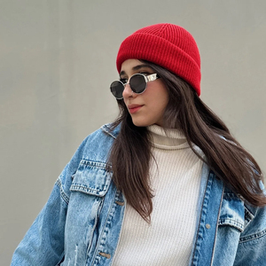 Gorro de invierno hecho a medida para mujer 100% Servicio rápido de la mejor calidad con diseño y logotipo únicos - Product Image 1