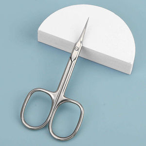 Ciseaux à cuticules de beauté ergonomiques à double ressort en acier inoxydable, courbés, tranchants, argentés, de qualité supérieure, durables, légers et faciles à utiliser - Product Image 3