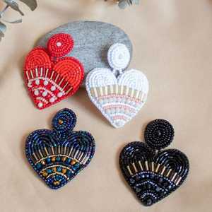 Boucles d'oreilles exclusives faites à la main Boucles d'oreilles brodées de luxe Mode perlée - Product Image 1