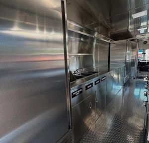 Remorque de restauration rapide mobile commerciale entièrement équipée, très demandée, prête pour livraison mondiale aujourd'hui. Achetez un camion de restauration rapide aux États-Unis. - Product Image 5