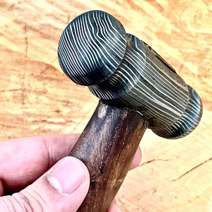 Marteau en acier Damas artisanal, résistance professionnelle, usage industriel, bricolage, conception personnalisable, manche en bois, haute qualité - Product Image 5