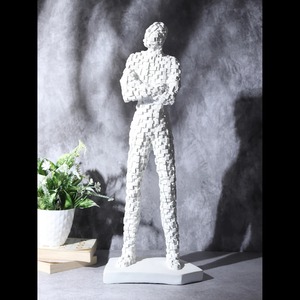 Figurine en métal blanc, objet de table artistique moderne, accent décoratif pour la salle de designer de mode, présentoir de magasin, en provenance d'Inde - Product Image 5