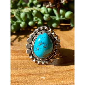 Anillo con Bisel Hecho a Mano por Navajo con Turquesa Kingman, Plata de Ley, Chapado en Oro Rosa de 18K, Talla 9.5, Regalo, Marca Privada 'IS', Licencia - Product Image 1