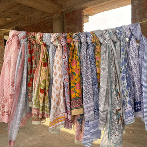 Sarongs 100% coton personnalisés avec sérigraphie pour les magasins de vêtements de plage et de centres de villégiature Sarongs en coton personnalisés en gros - Product Image 1