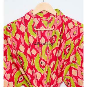 Kimono de algodón con estampado floral hecho a mano, cuello en V, diseño sencillo y estampado floral con técnicas tradicionales para ropa de noche. - Product Image 5