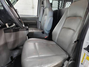 รถตู้บรรทุกฟอร์ด E-350 ปี 2014 มือสอง เบาะหนัง กล้องมองหลัง พวงมาลัยซ้าย มาตรฐานไอเสียยูโร 3 ไฟหน้า LED - Product Image 6