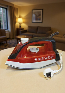 Plancha de Vapor Eléctrica Roja - Product Image 5